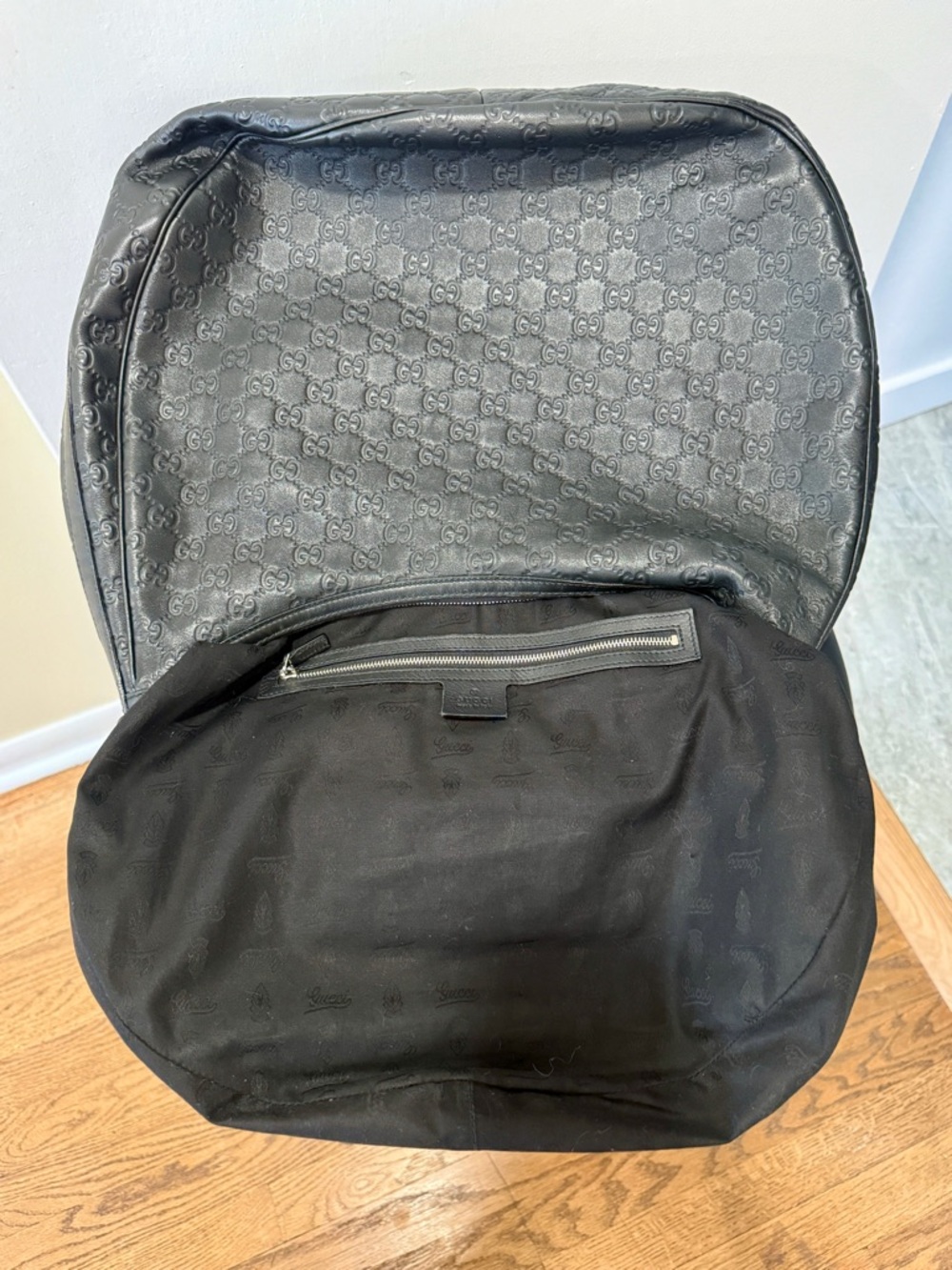 Gucci Guccissima Black Leather Hobo Bag - Authentic - Picture 8 of 10